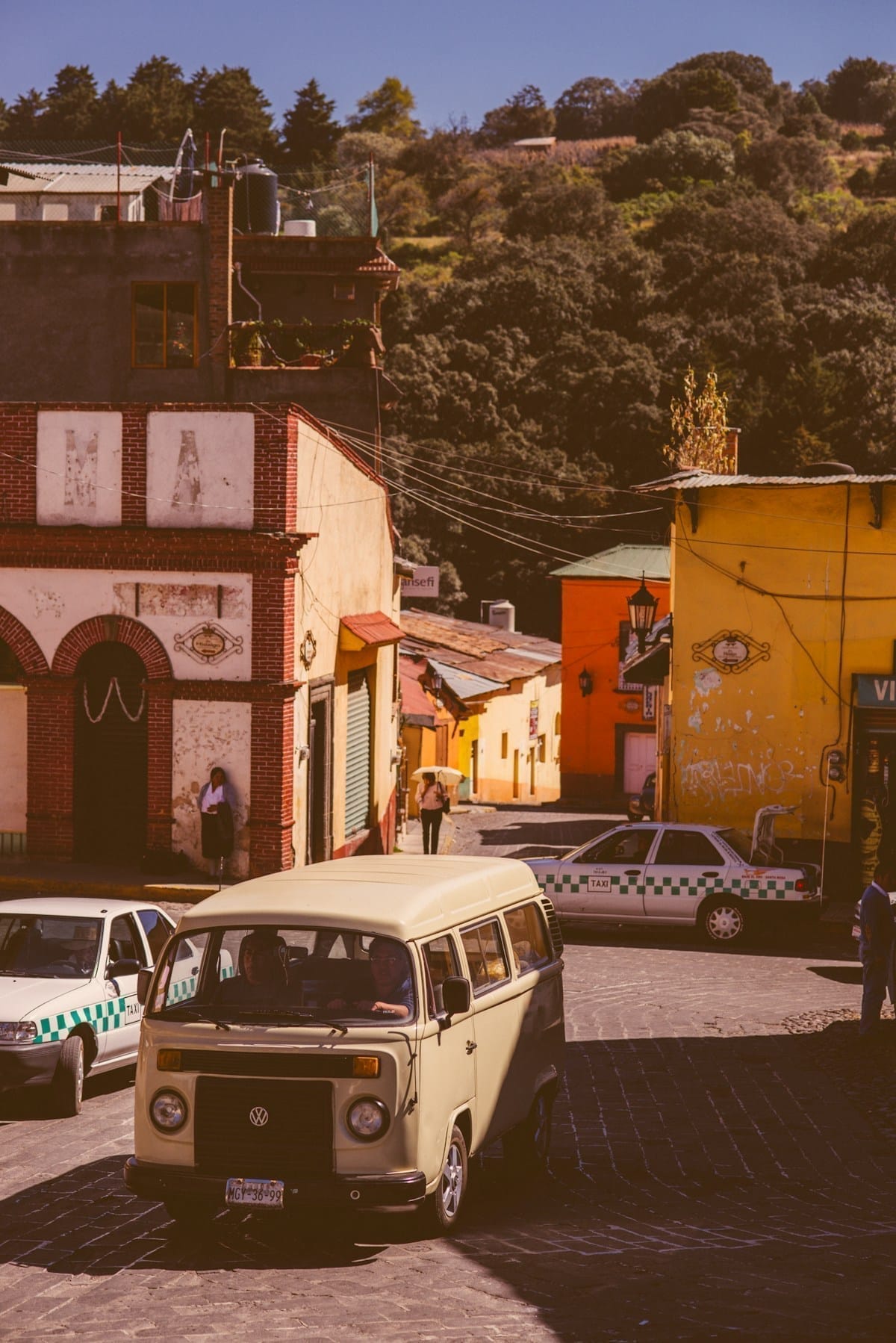 Street market in Mexico City — budget travel itinerary
