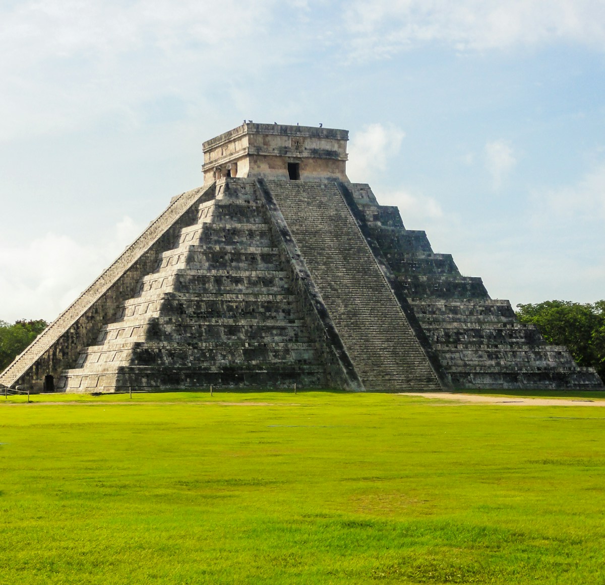 El Castillo pyramid at Chichén Itzá — one of the Tren Maya's most visited station stops in Yucatan, Mexico